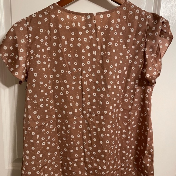 Floral Top - Picture 2 of 3